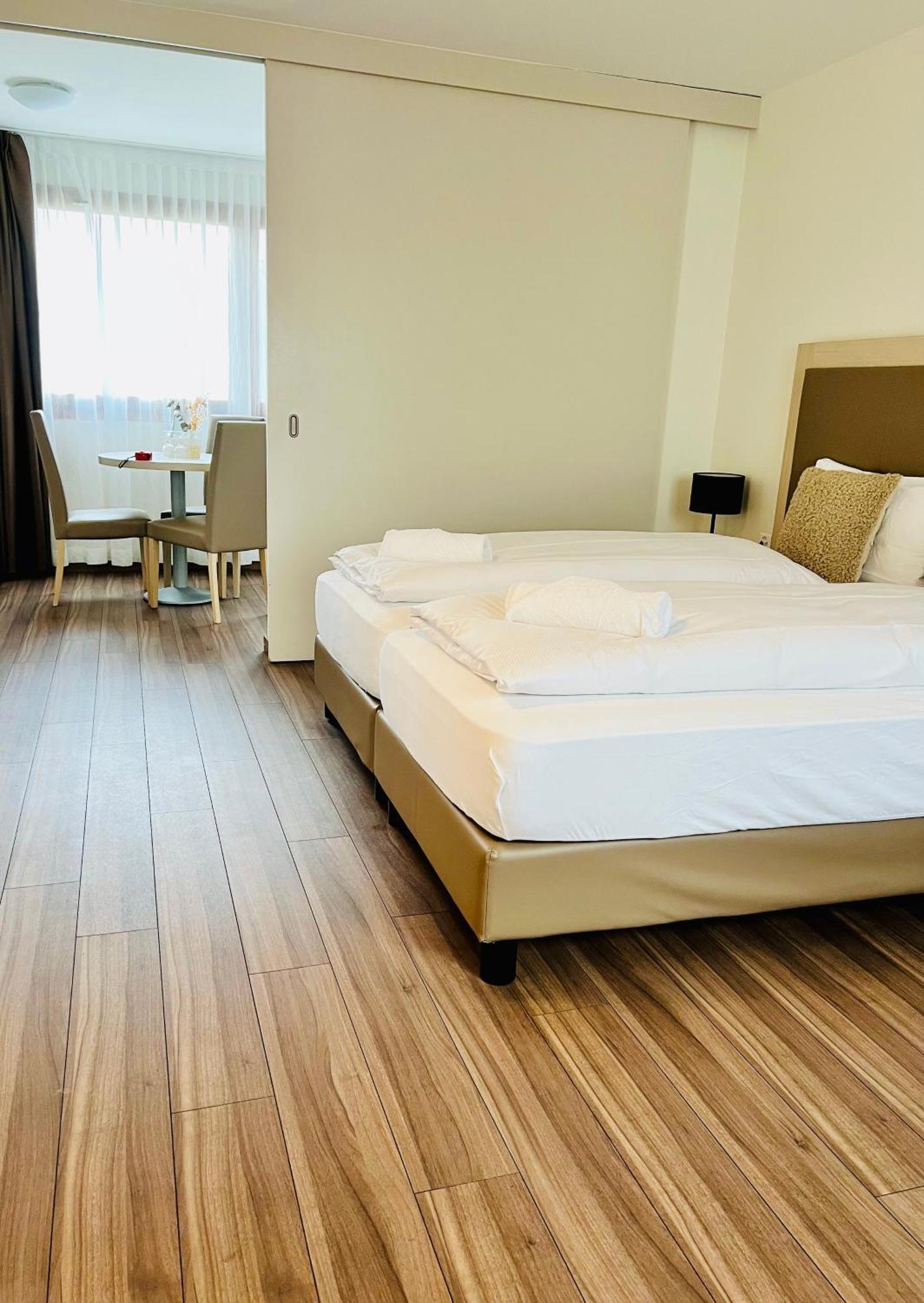 Hotel Domaine De La Sauge 屈德勒凡 外观 照片