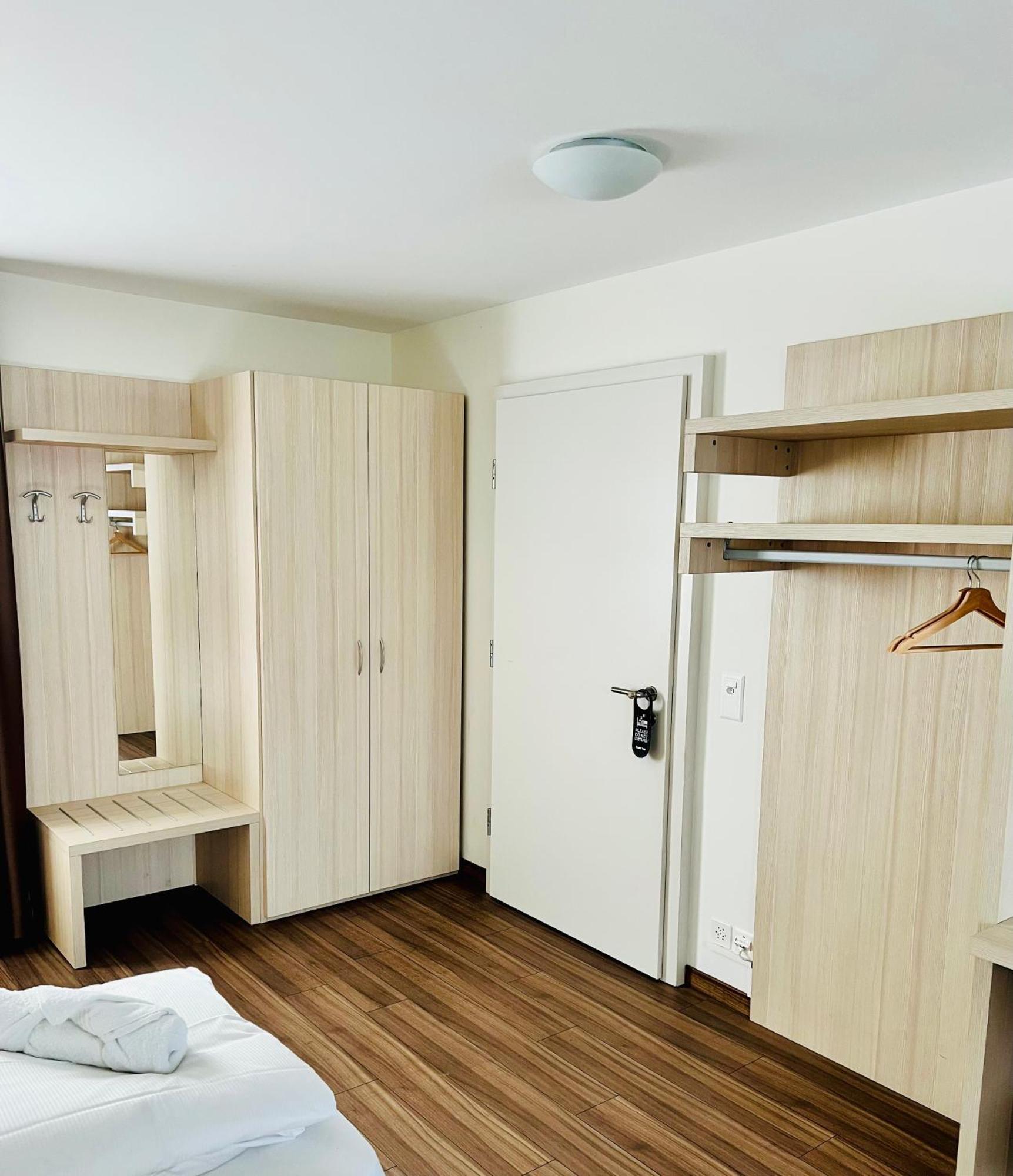 Hotel Domaine De La Sauge 屈德勒凡 外观 照片