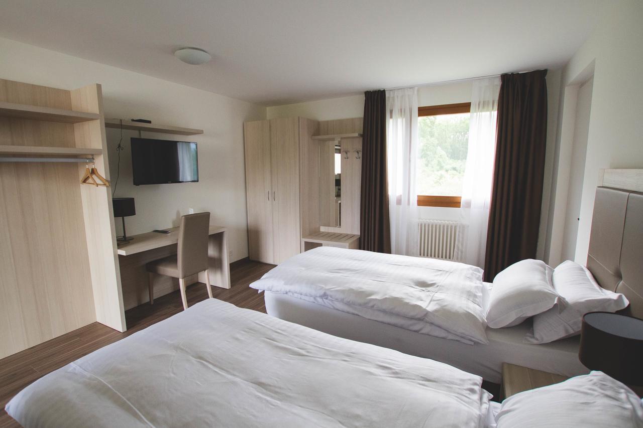 Hotel Domaine De La Sauge 屈德勒凡 外观 照片